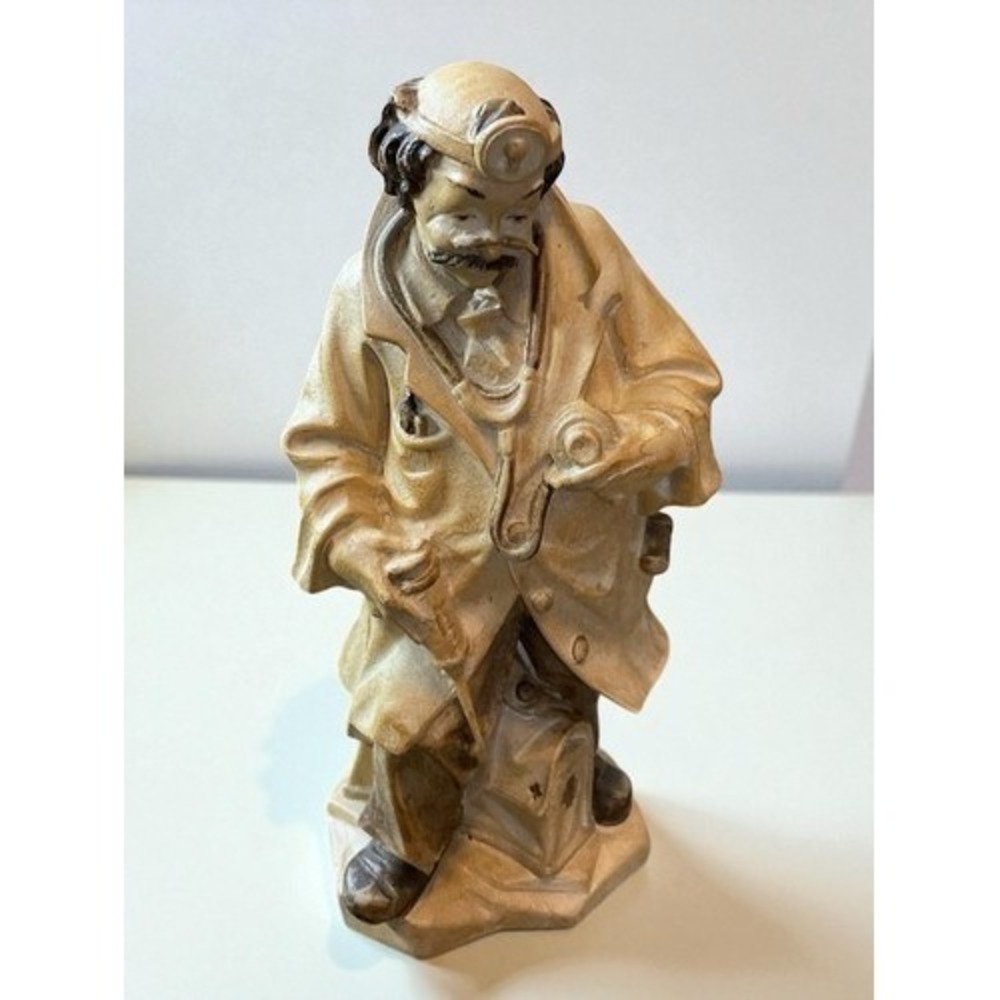 VTG Toni Baur‎ Wood Carving Arzt Mit Großer Spritze Old School Doctor 6" Germany